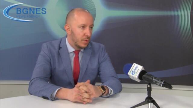 Михаил Кръстев: В кабинета „Петков“ има не пукнатини, а пропасти