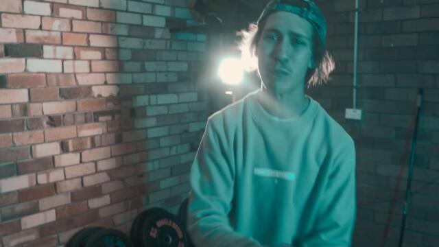 Donny Dee - Messages (Official Video)