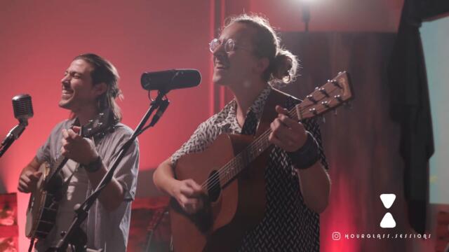 Saratoga - Palmyra [Hourglass Sessions]