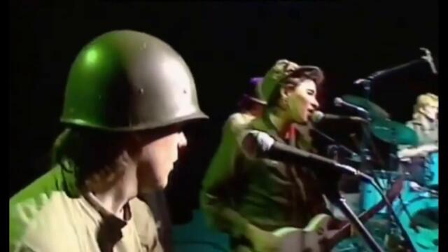 The Freshies - Wrap up the rockets (Video)