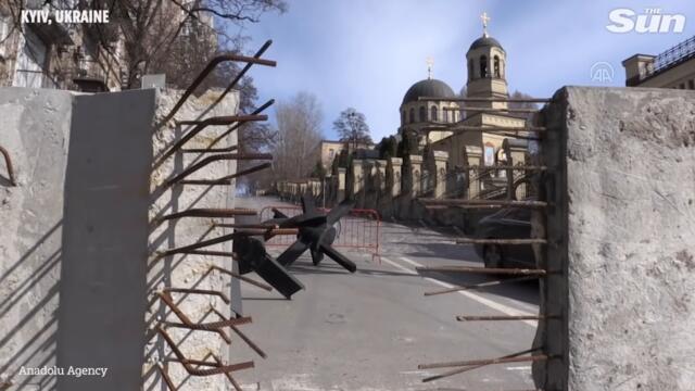 Anti-tank hedgehogs from WW2 taken from museum used as barricade in Kyiv