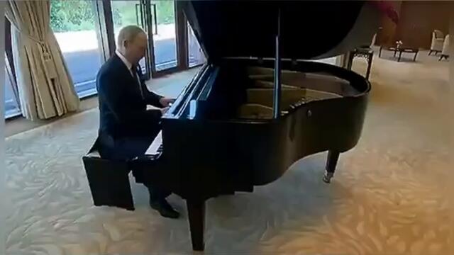 ПРОСТО НЕВЕРОЯТНОЕ 🔴 Президент РФ Владимир Путин 🇷🇺 🇺🇦 сыграл Гимн Украины на рояле | Монтаж #shorts