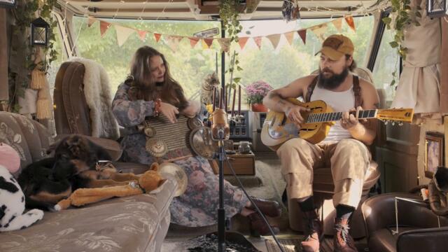 She's Long Gone (In Her Big RV) - The Vaudevillian