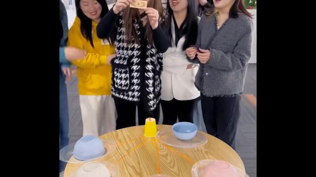 Trò chơi vui nhộn mang lại tiếng cười nơi làm việc