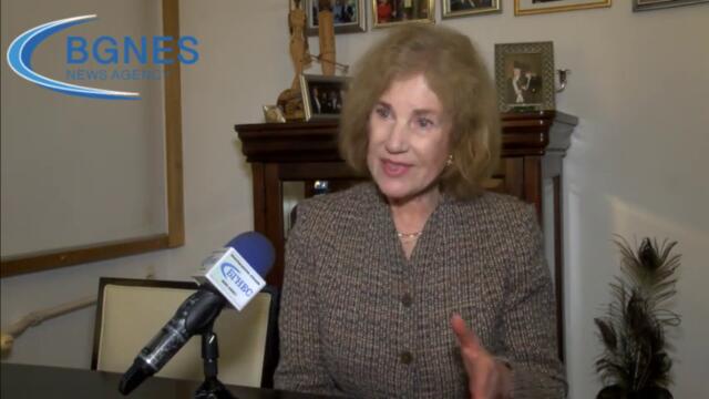 Поптодорова: Да се отърсим от двусмисленото наследство, да помогнем на Украйна