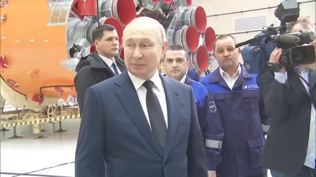 Беседа Владимира Путина и Александра Лукашенко с работниками космодрома Восточный