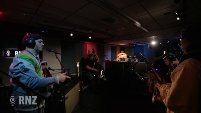 Avantdale Bowling Club | 'F(r)iends'