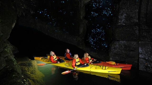 Днес е Денят на Земята 22 април 2022 - Вижте красотата на Пещерата на Светулките в Нова Зеландия