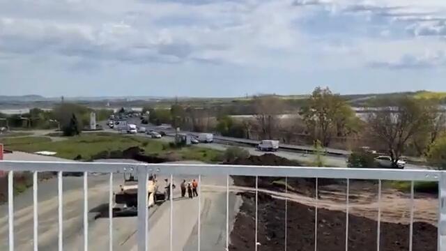 Бойко Борисов на обхода на Бургас в посока Слънчев бряг,На 17 май трябваше да го откриваме, сега, НЕ