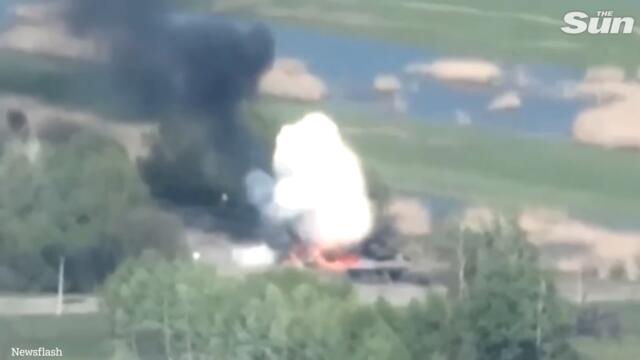 Fireball explosion as Ukrainian unit destroys Russian armour