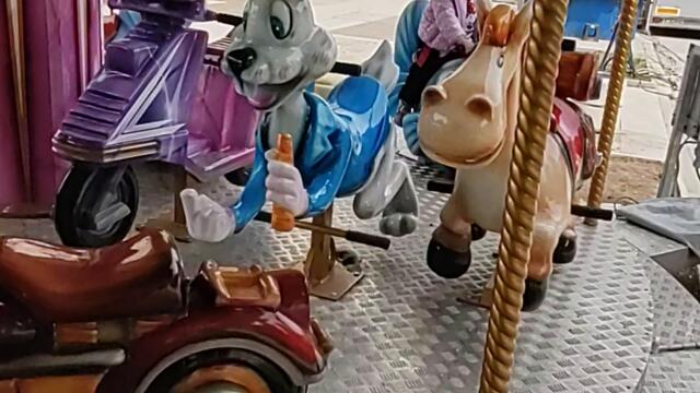 Вики на въртележката !