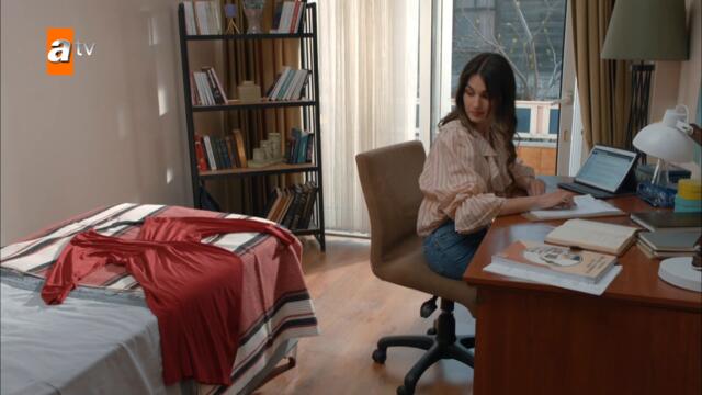 Bu elbisede bir şey eksik sanki... - Adı Sevgi 9. Bölüm