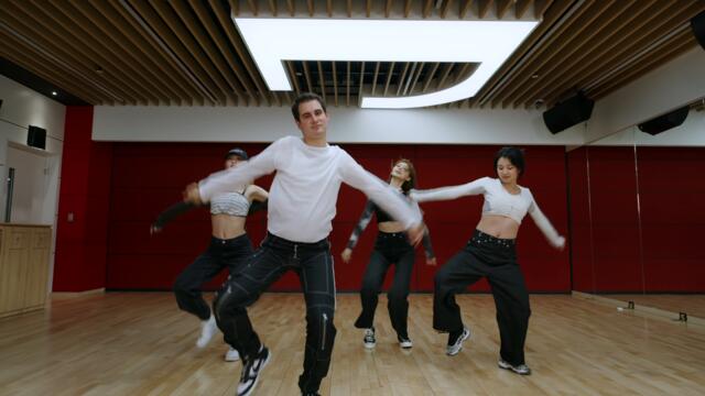 TWICE MOMO, CHAEYOUNG, TZUYU X Kiel Tutin TWICE Medley Dance Video