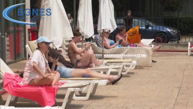 Английски туристи в Слънчев бряг, на юг ще разчитат на наши