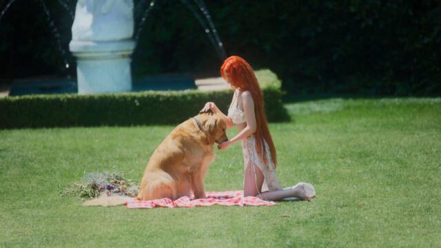 선미 (SUNMI) - '열이올라요 (Heart Burn)' Music Video