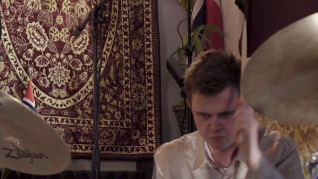 Theo Myling - Traps (Live at Drengestua studio)