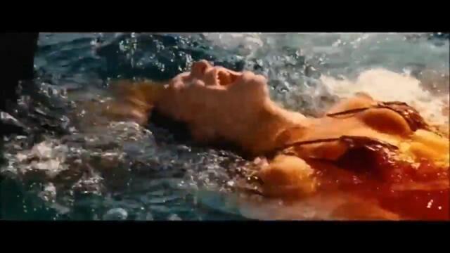 piranha 3dd girl rips off her hair and part of her pretty face