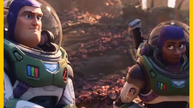 «Базз Лайтер» запрещен из-за поцелуя женщин [English subtitles]