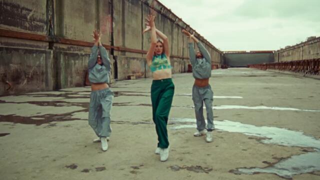 Maan & De Jeugd Van Tegenwoordig - Naar De Maan (Official Video)