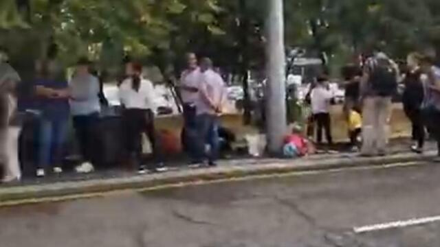 Сигнал за бомба на летище София. Двата терминала са евакуирани!