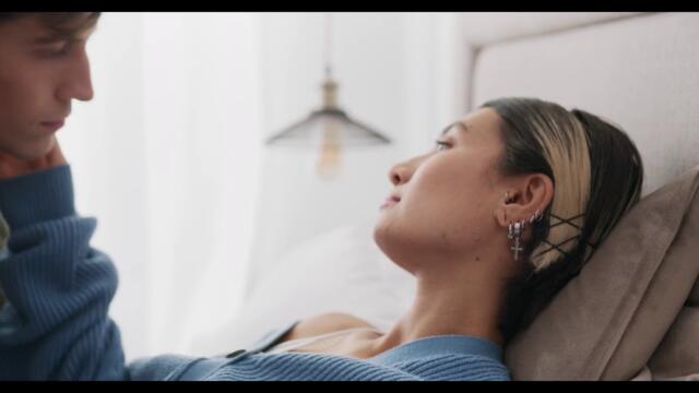 В средата на нощта