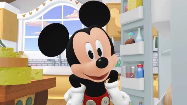 What’s in Mickey’s Fridge? 🍌 | Me & Mickey | Vlog 12 | @Disney Junior