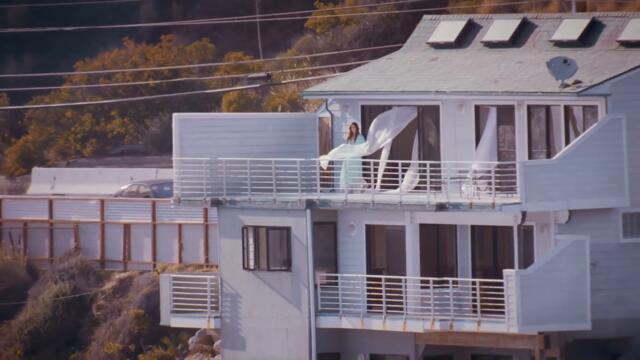 Lana Del Rey - High By The Beach