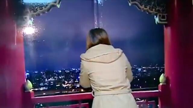 Asian Reporter Hillarious Scream Going Down Slide! 美女記者的悲慘遭遇 (字幕版)