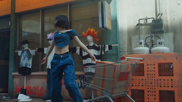 LE SSERAFIM (르세라핌) 'ANTIFRAGILE' OFFICIAL M/V