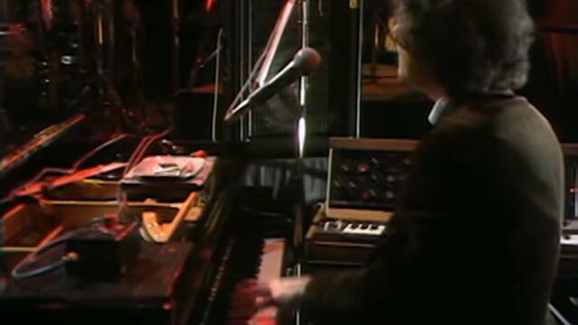 Billy Joel - Movin' Out (Anthony's Song) (from Old Grey Whistle Test)