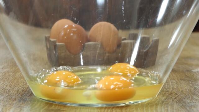 Икономичен десерт! Много проста и вкусна рецепта. Можете да направите вкусен кекс само за 30 мин