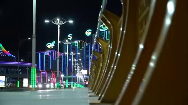 Шавкат Мирзиёев Президент Сердар Бердимуҳамедовнинг таклифига биноан Туркманистонга жўнаб кетди.