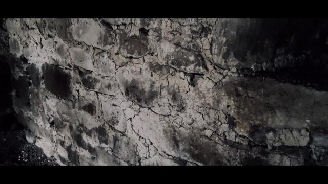 Трейлър: Търсене с металотърсач в приземния етаж на стара къща