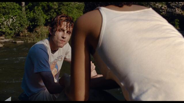 BONES AND ALL | Outsiders in Love – Featurette