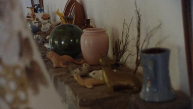 Clara Mann - Travelling Clothes [Official Visualiser]