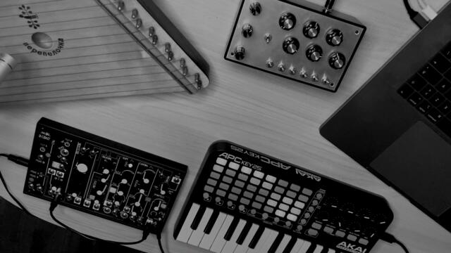 NO ONE SEES THE BARN || chelidon frame || live in studio