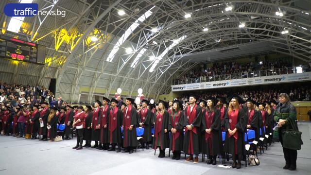 37 дипломанти завършват с отличен успех МУ-Пловдив