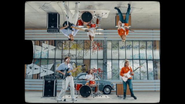 Loose Lips - Déjà Vu [Official Video]