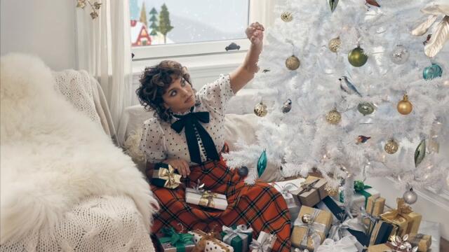 Norah Jones - Christmas Time Is Here (Visualizer)