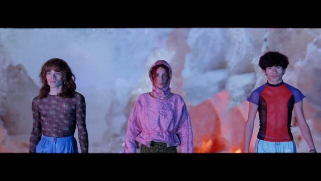 M83 - 'Oceans Niagara' (Official Music Video)