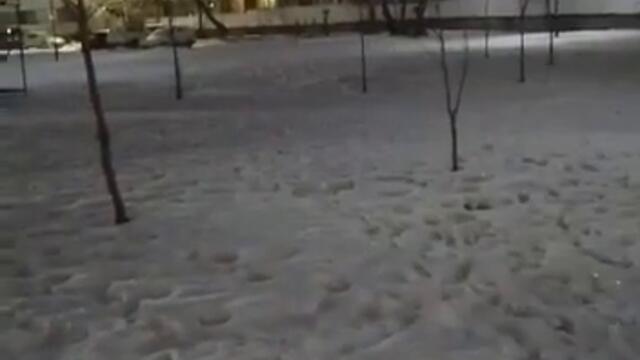 В полнолуние на детской площадке...