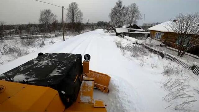 ТРАКТОР КИРОВЕЦ. К 700 А. ТРАКТОР ЧИСТИТ СНЕГ (2)