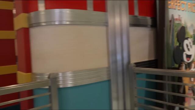 FULL Queue Walkthrough - Mickey & Minnie’s Runaway Railway | Disneyland Resort