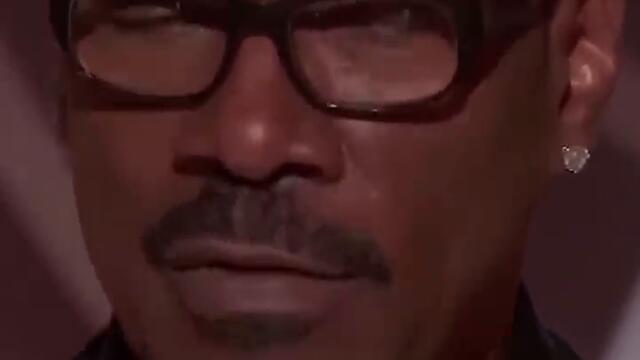 Eddie Murphy makes a WILL SMITH SLAP joke at the Golden Globes 2023