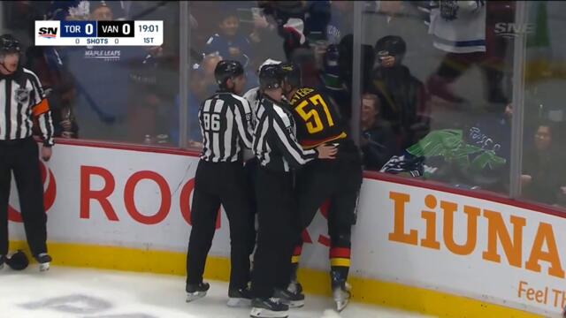 Jake McCabe fights Tyler Myers after hitting John Tavares
