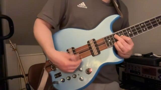 Solo bass  - The Days Of Wine & Roses