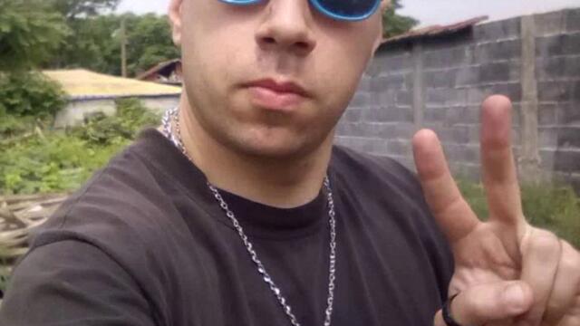 VID_20930619_153952_771