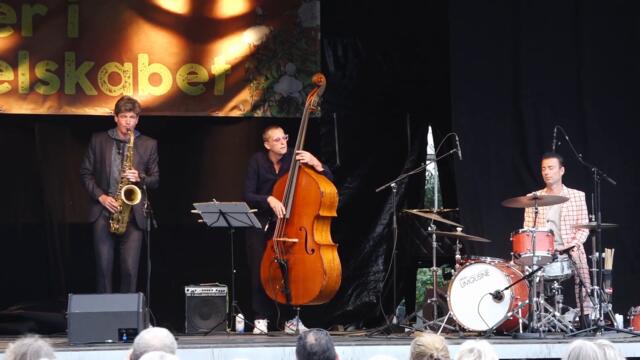 FREE EDDIE (Jakob Dinesen )Jakob Dinesen/Anders Christensen/Laust Sonne