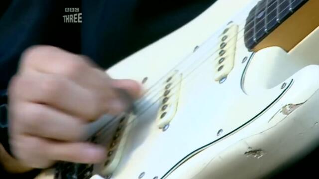 The Strokes - Reptilia (T in The Park 2006) (10)