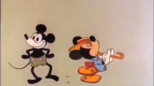 Mickey Mouse meeting the original Mickey Mouse in The Mickey Anniversary Show’ 1968. ️